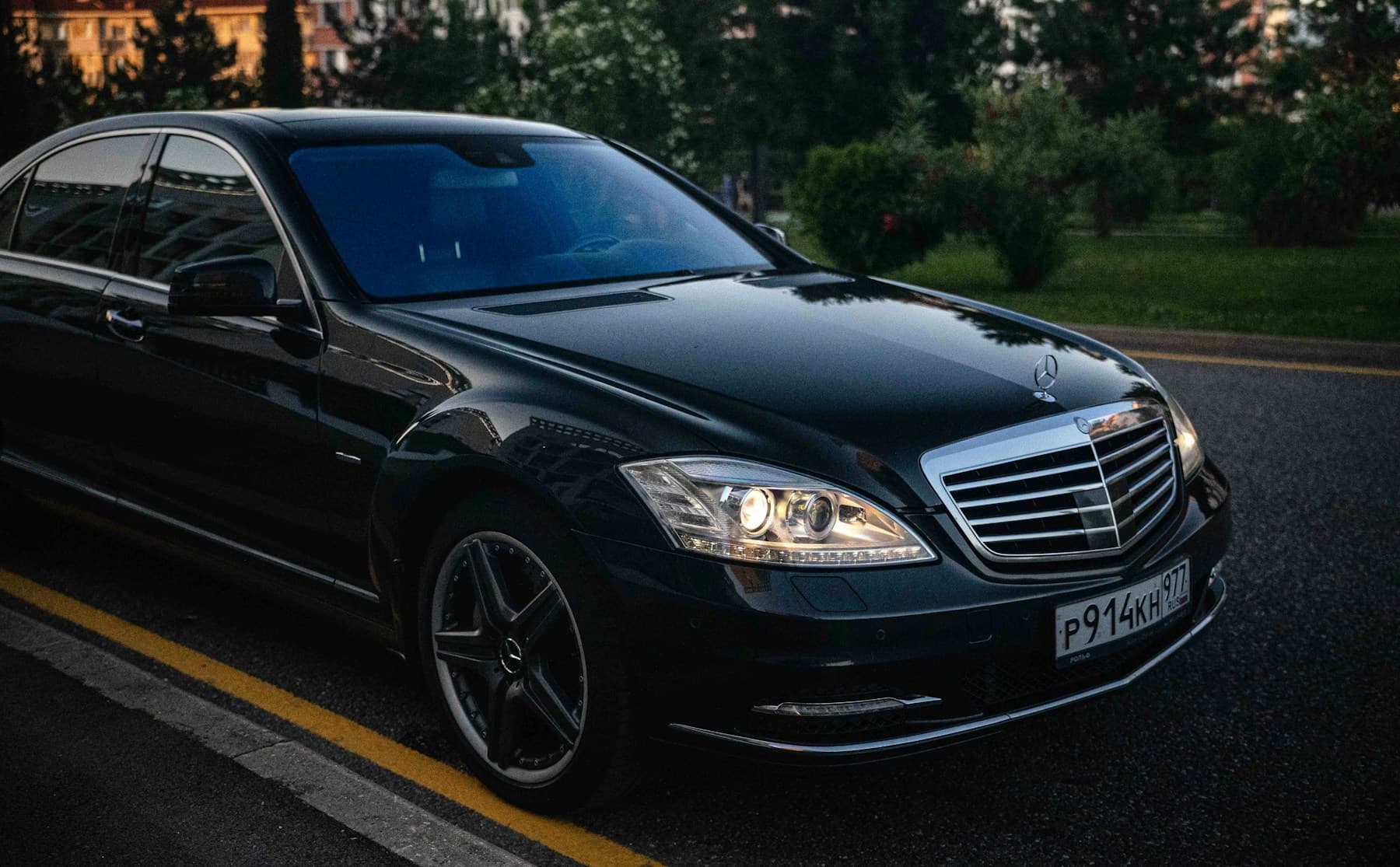A black executive saloon car